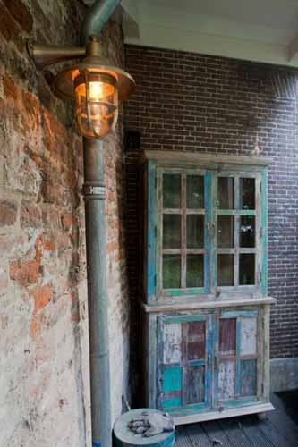 klassieke buitenlamp, langwerpig glas met bronzen bescherming
