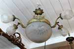 marinus-licht.nl: Antieke langwerpige hanglamp 2 armen, en 5 antieke handgeslepen glazen kappen